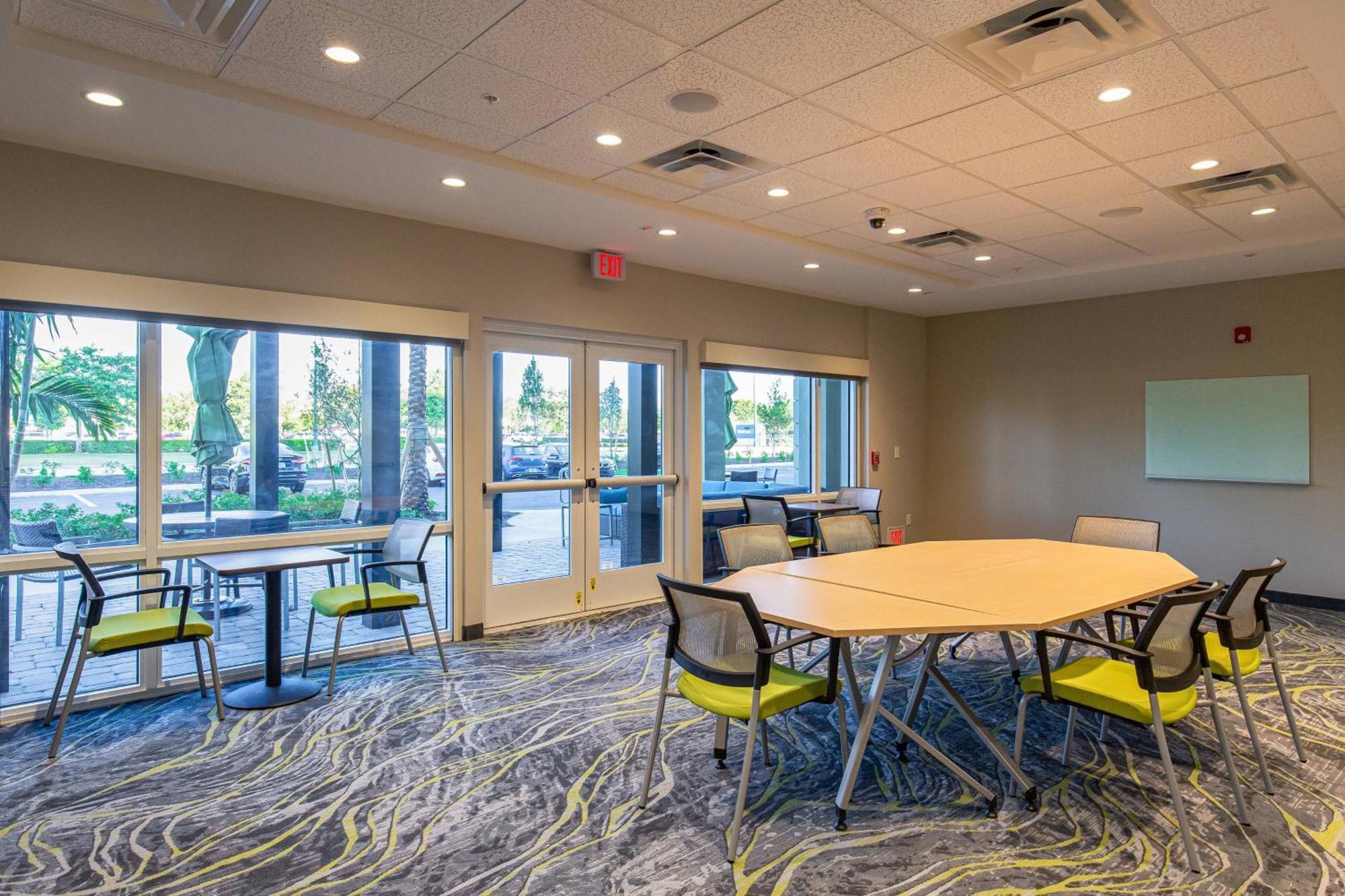 Towneplace Suites By Marriott Naples Vineyards Bagian luar foto