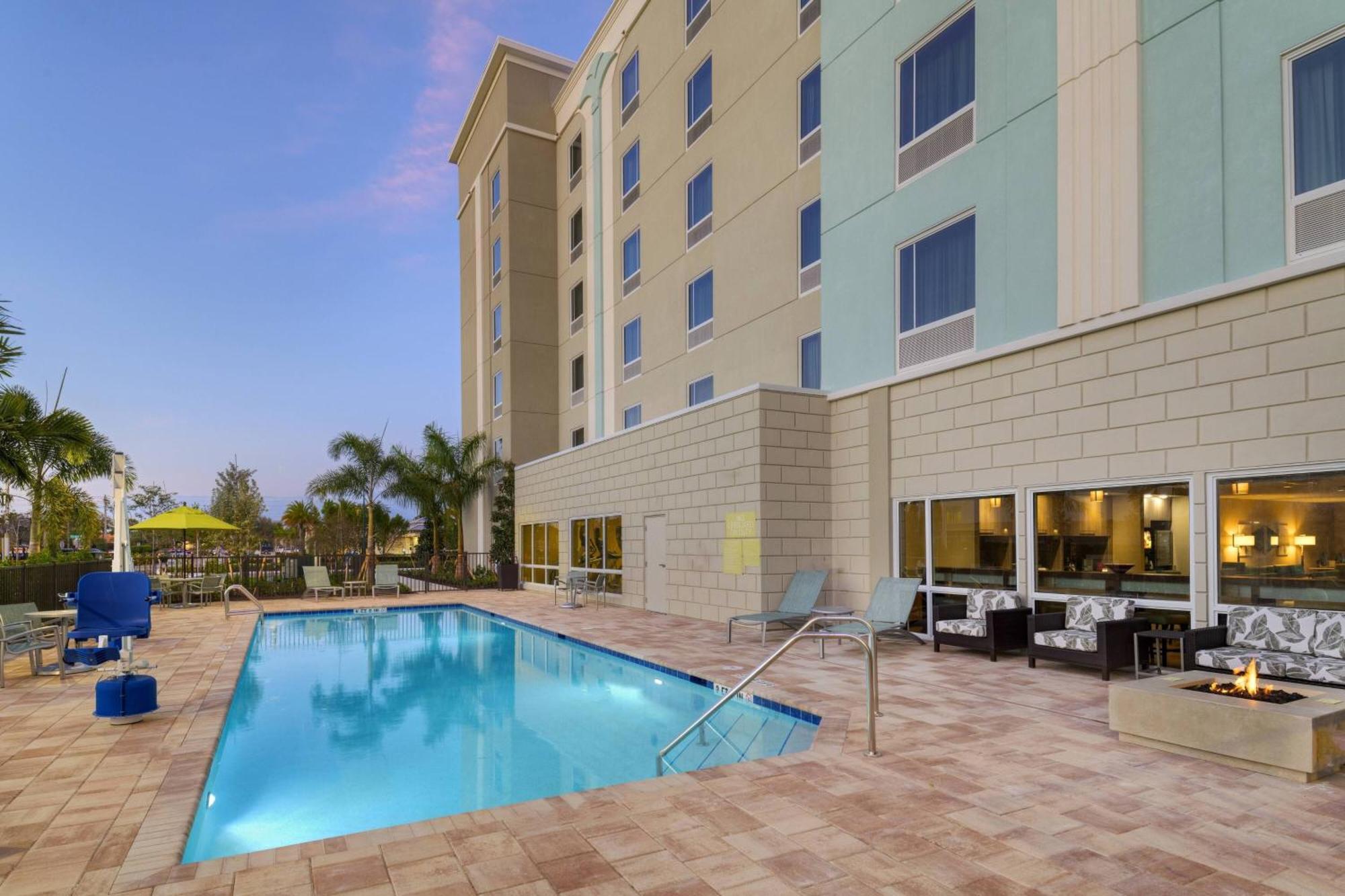 Towneplace Suites By Marriott Naples Vineyards Bagian luar foto